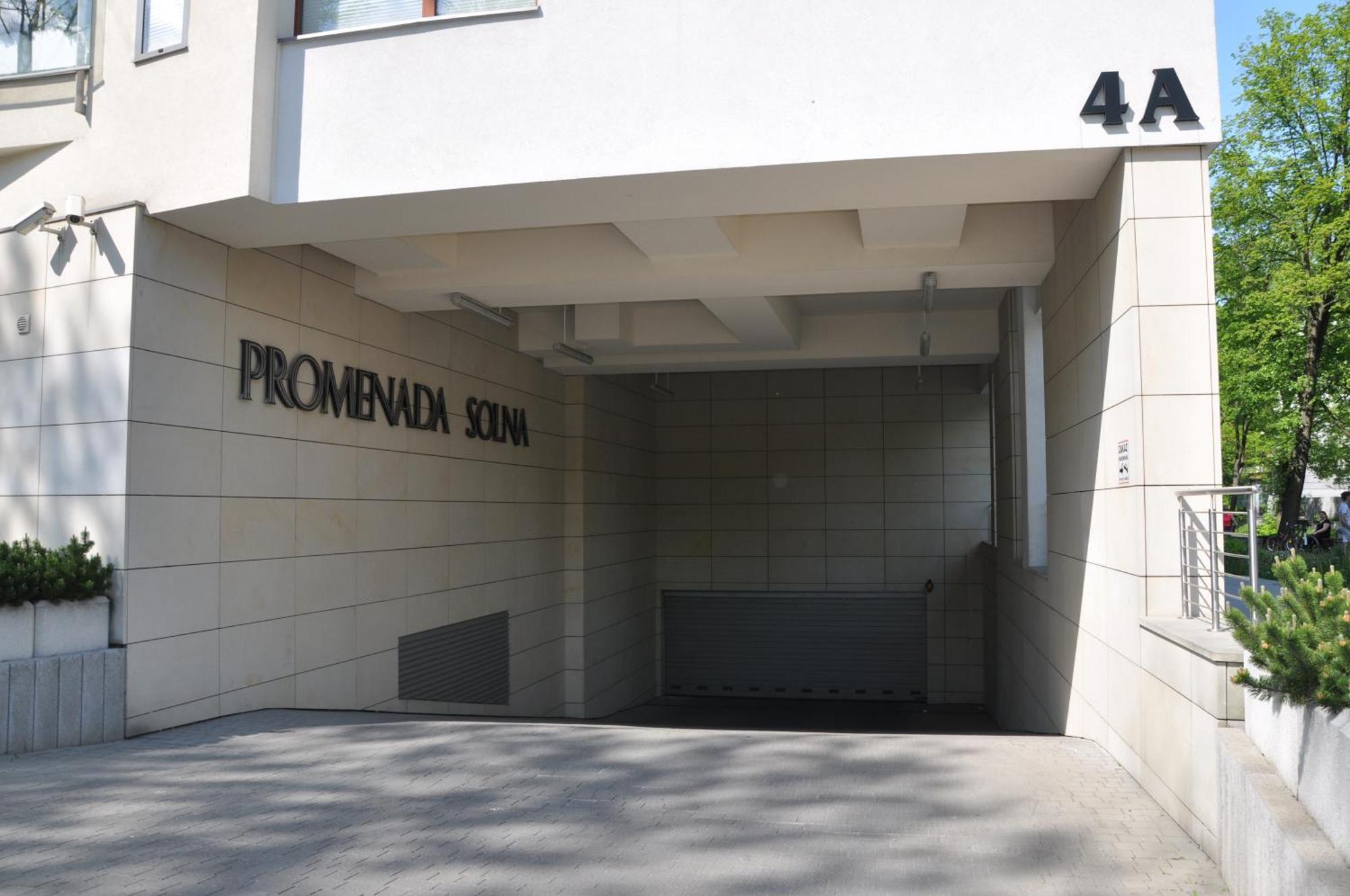 Apartament Centrum Solna Parking Free كيلتشي المظهر الخارجي الصورة