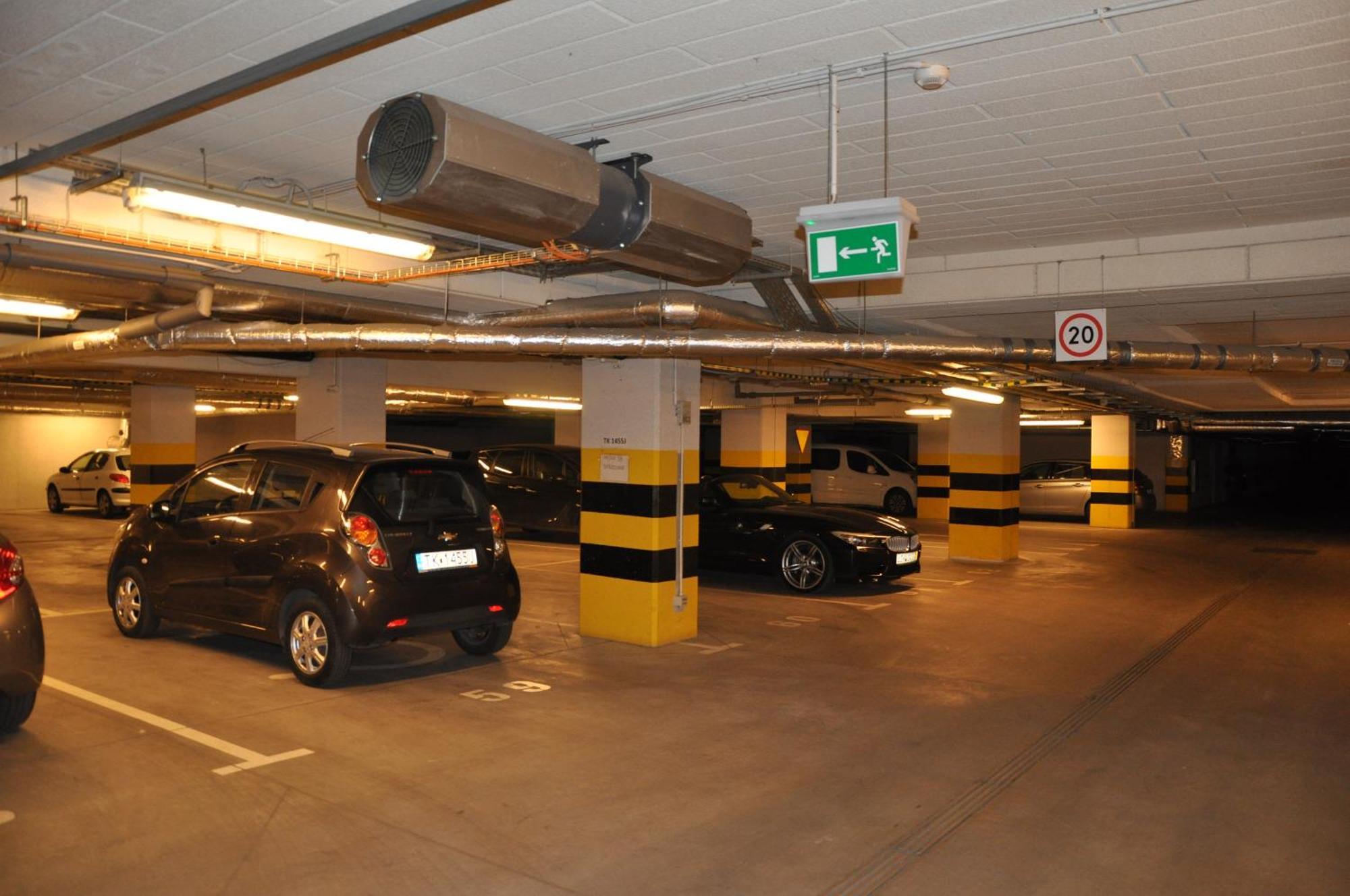 Apartament Centrum Solna Parking Free كيلتشي المظهر الخارجي الصورة