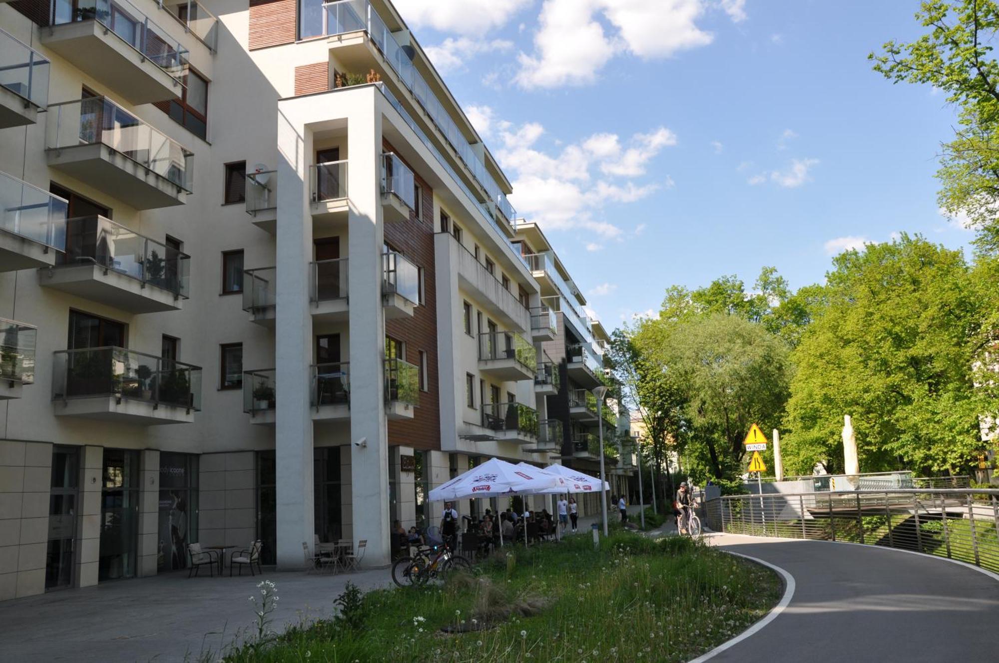Apartament Centrum Solna Parking Free كيلتشي المظهر الخارجي الصورة