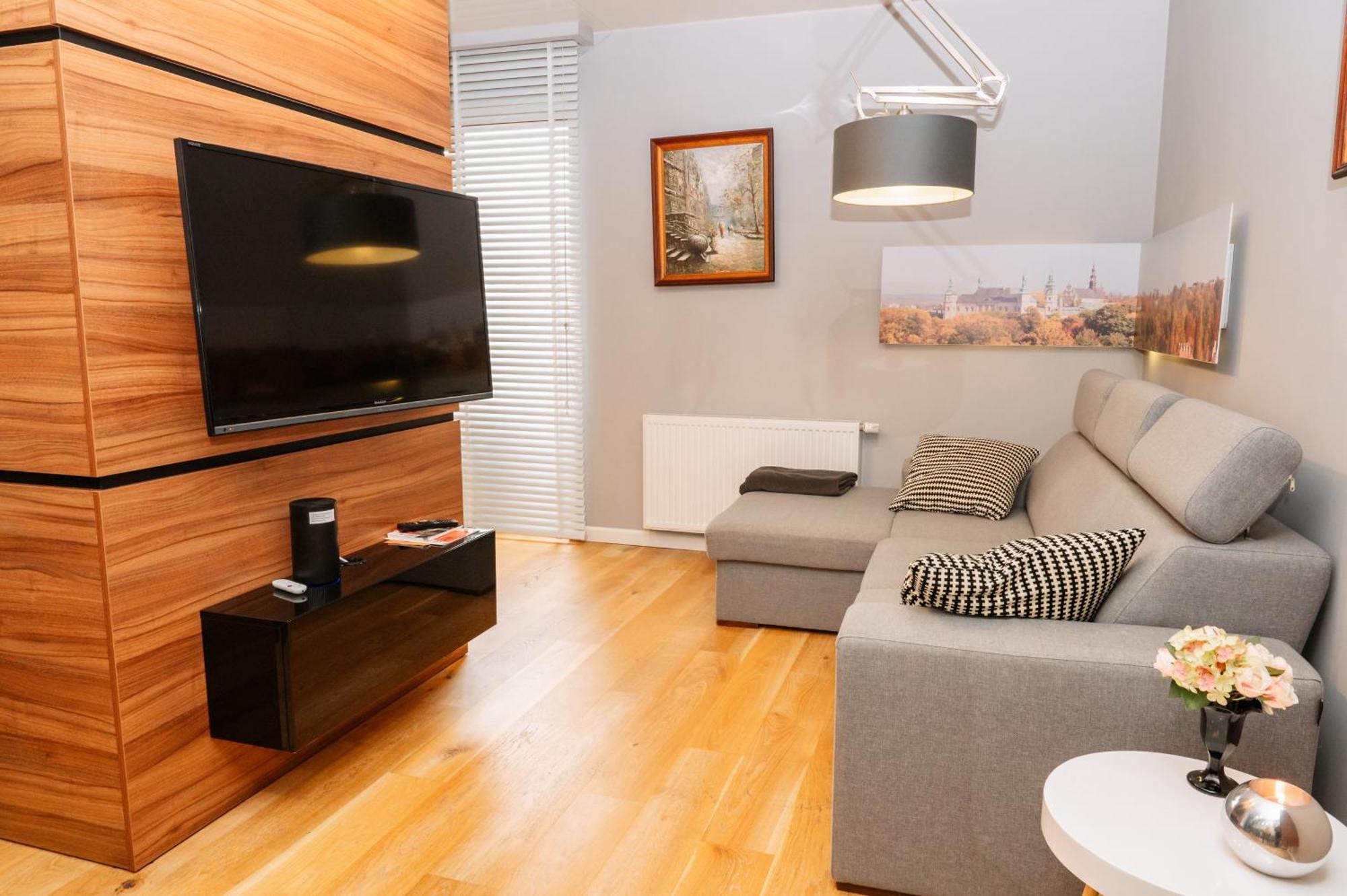 Apartament Centrum Solna Parking Free كيلتشي المظهر الخارجي الصورة