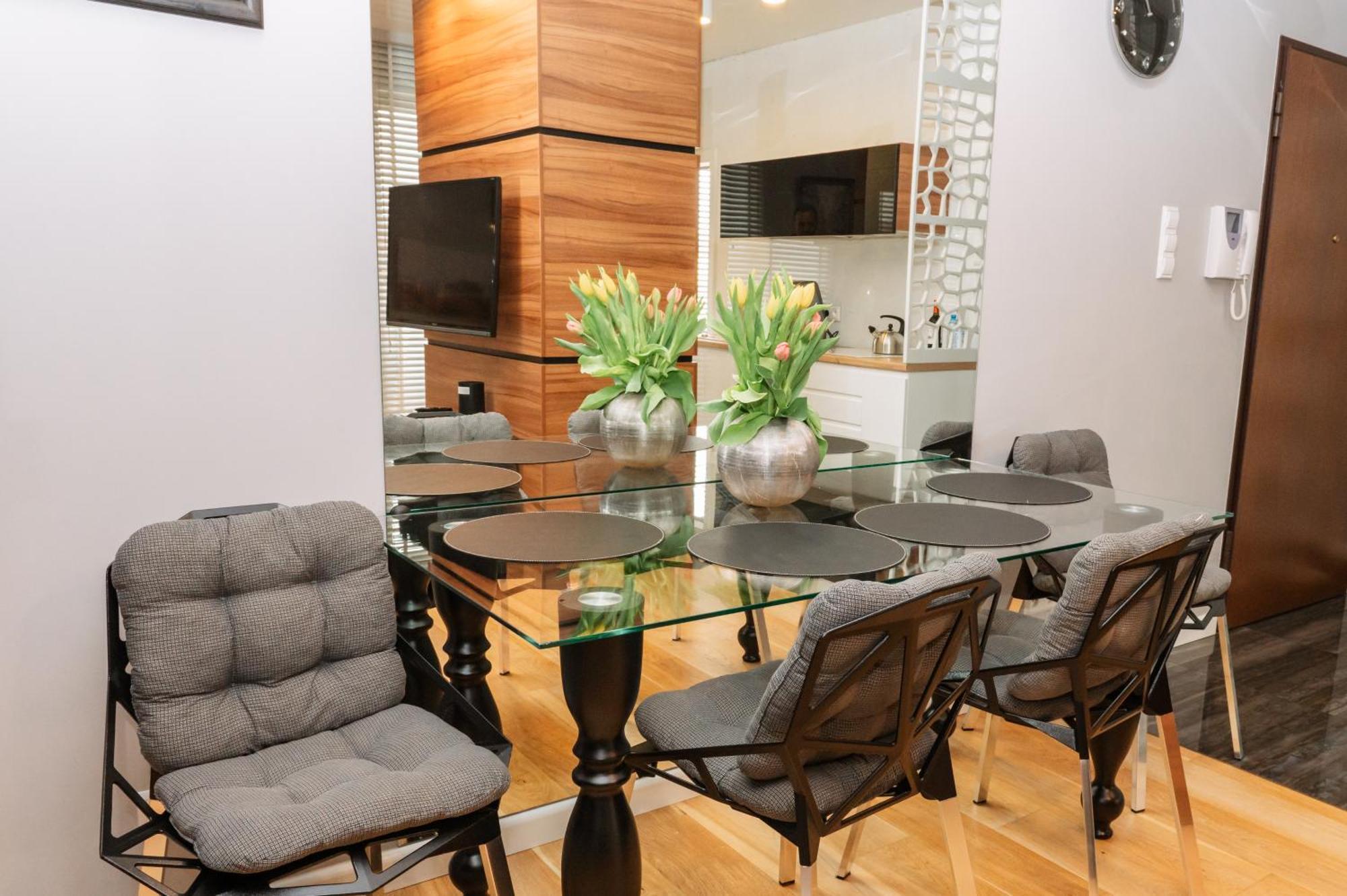 Apartament Centrum Solna Parking Free كيلتشي المظهر الخارجي الصورة